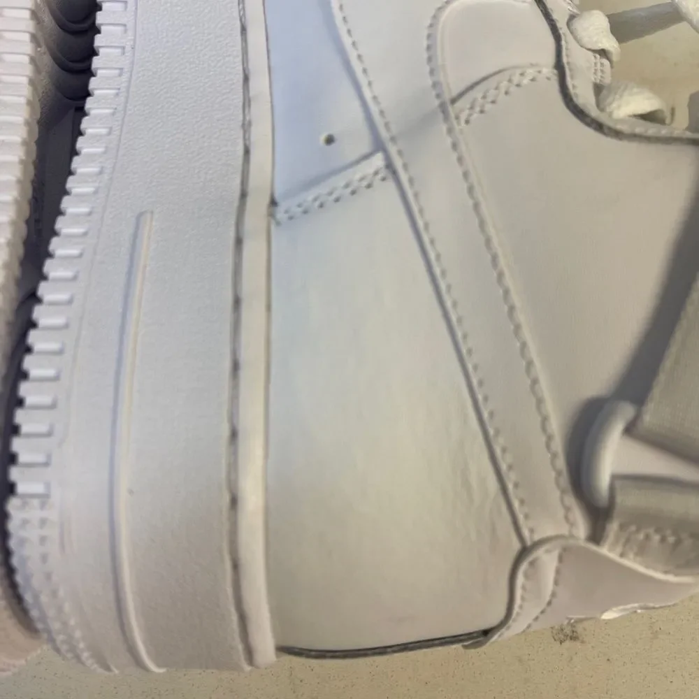 Nike Air Force 1 High LE Triple White GS Sneakers Size 6.5 Y DH2943-111 BIG KIDS